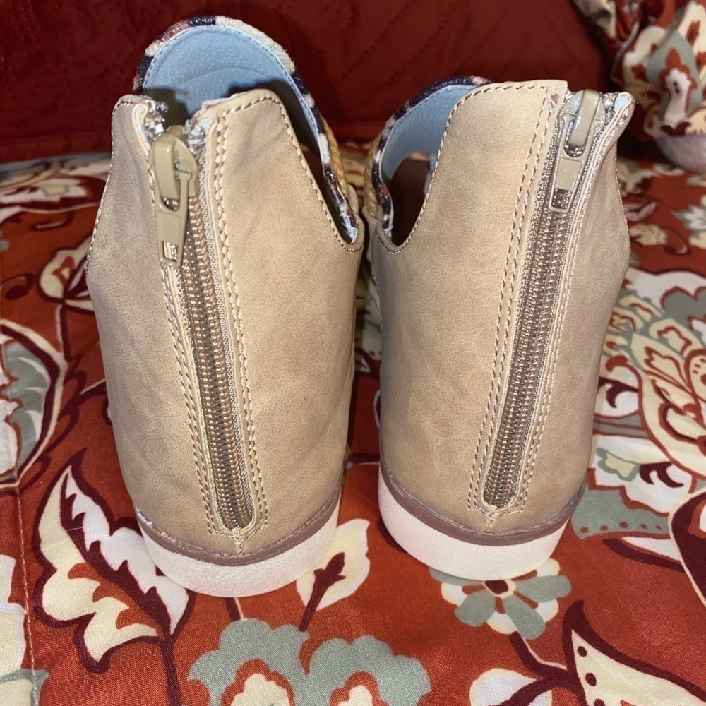 Sandals - Picture 5 of 7
